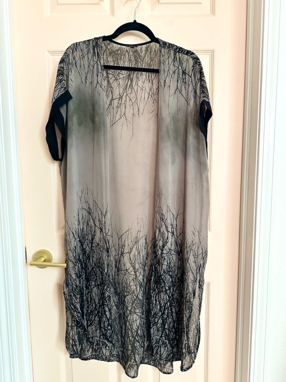 Grey and black tree print kimono